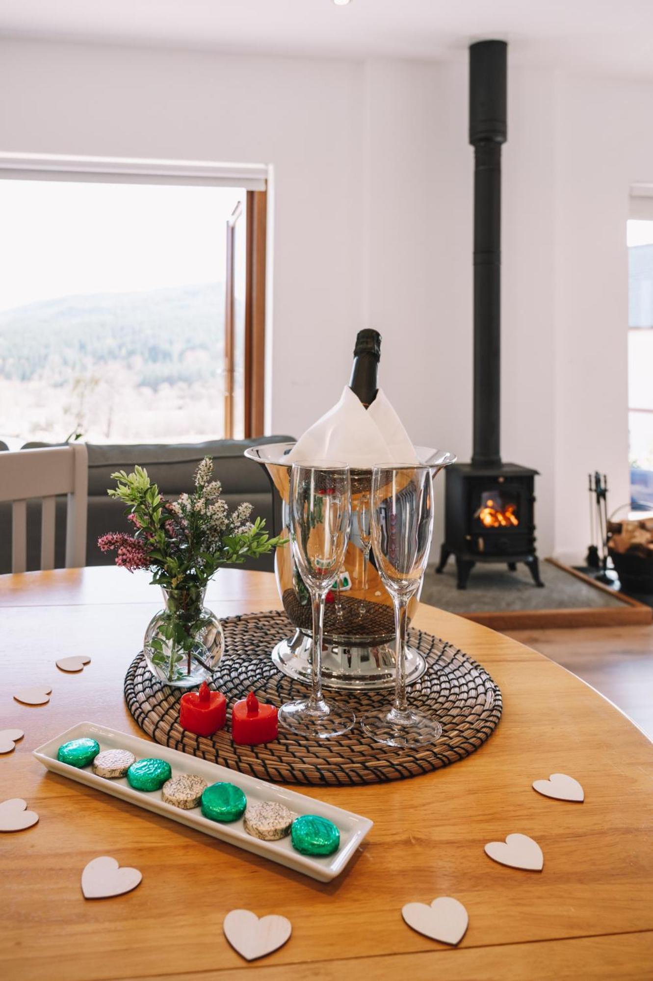 Inverskilavulin Estate Lodges فورت ويليام المظهر الخارجي الصورة