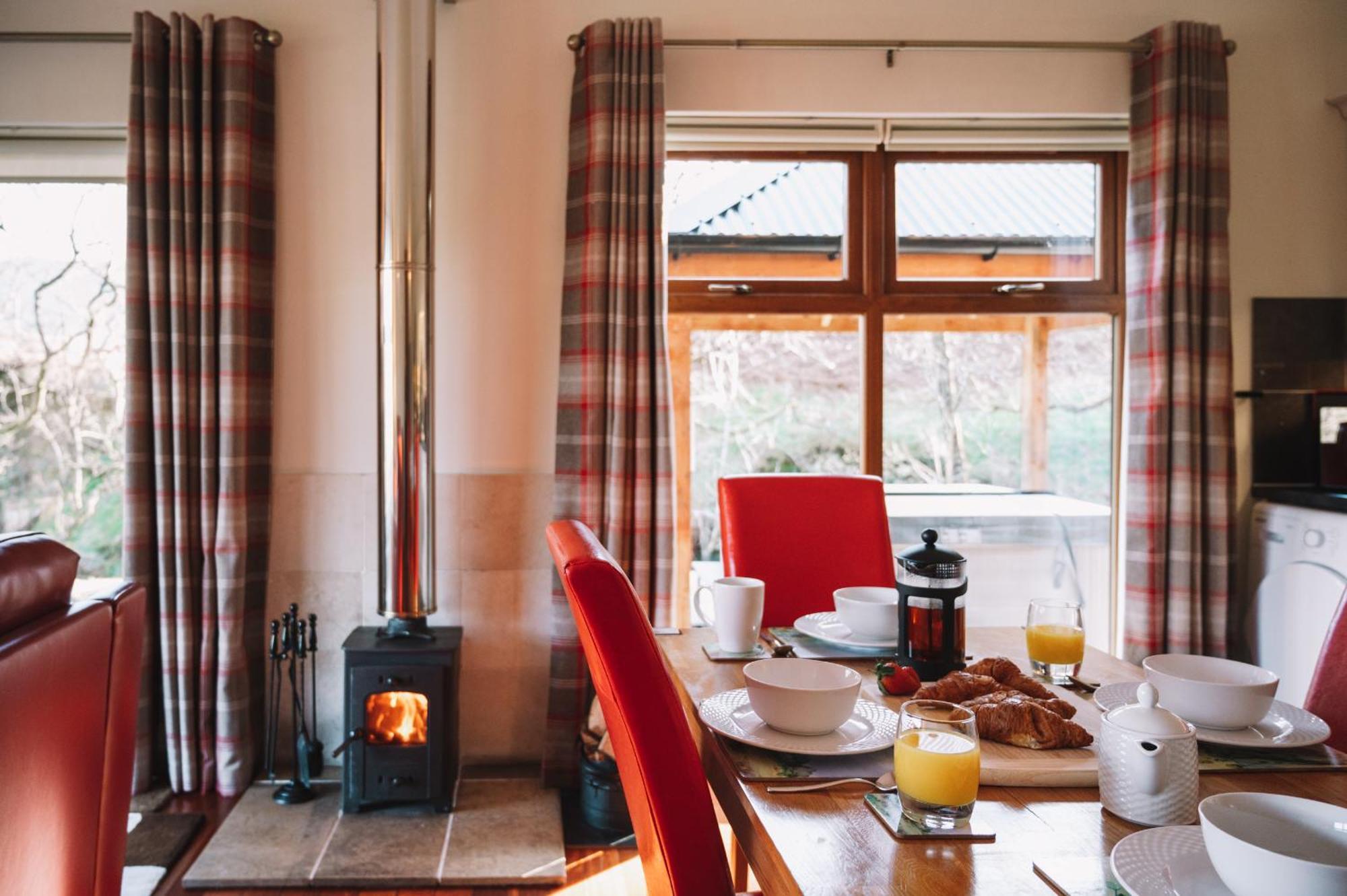 Inverskilavulin Estate Lodges فورت ويليام المظهر الخارجي الصورة