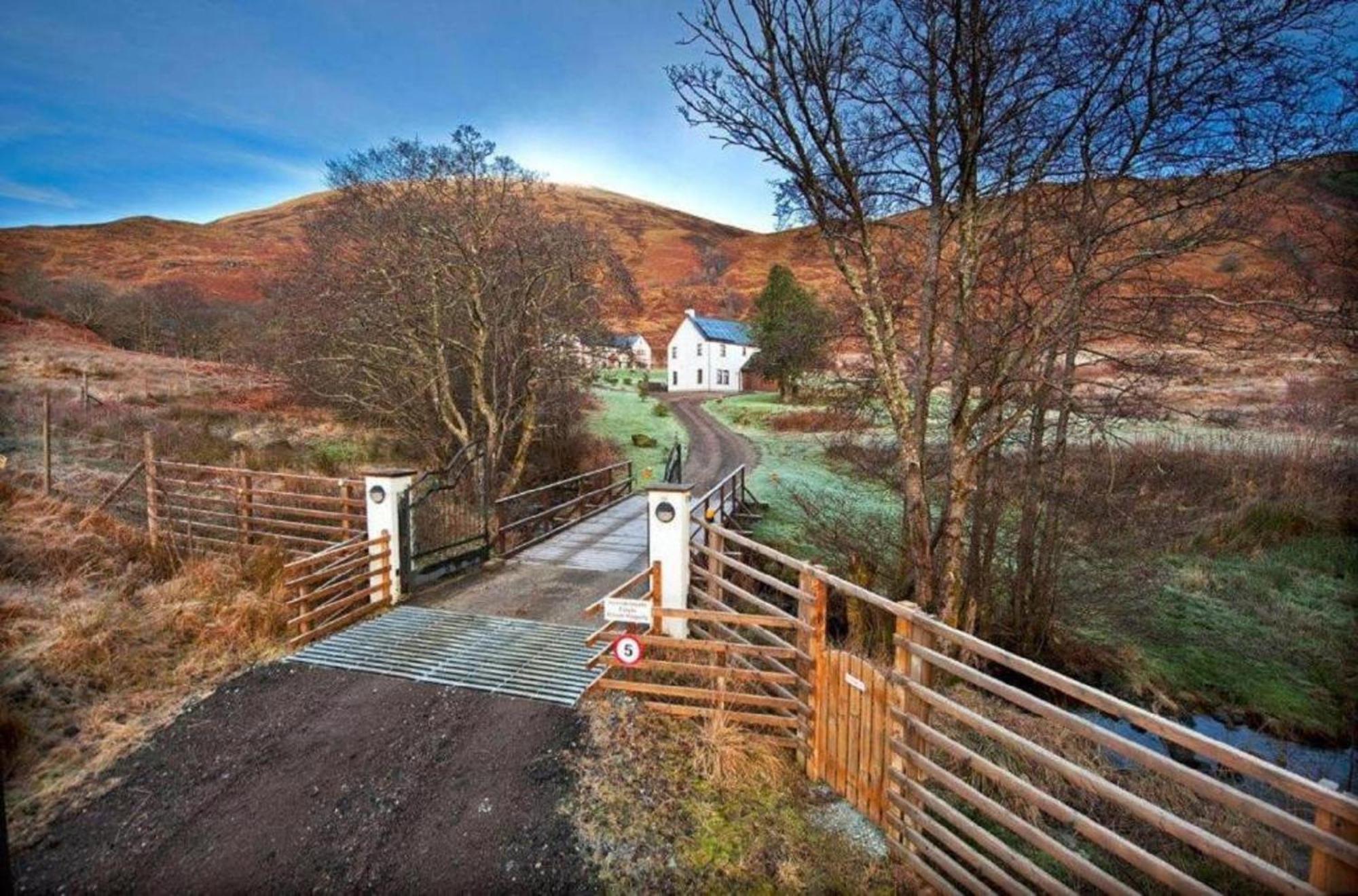 Inverskilavulin Estate Lodges فورت ويليام المظهر الخارجي الصورة